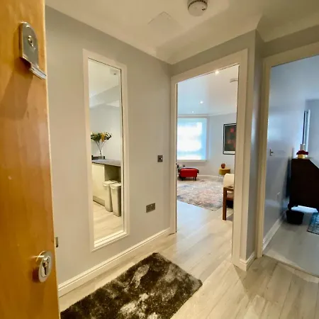 Super Modern 2br With Parking & Fast Wifi Edinburgh