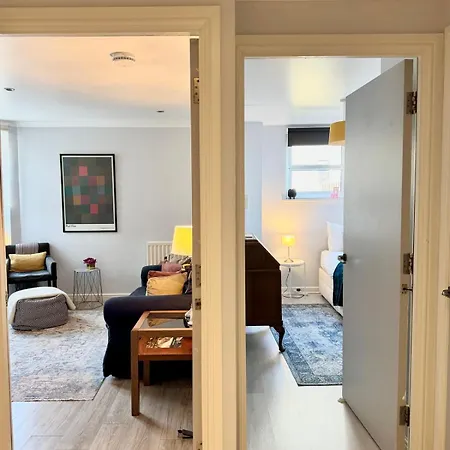 Super Modern 2br With Parking & Fast Wifi