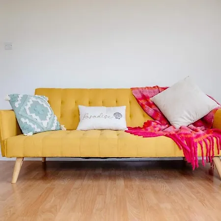 Chic 2-bed Near Centre Sleep 4 *