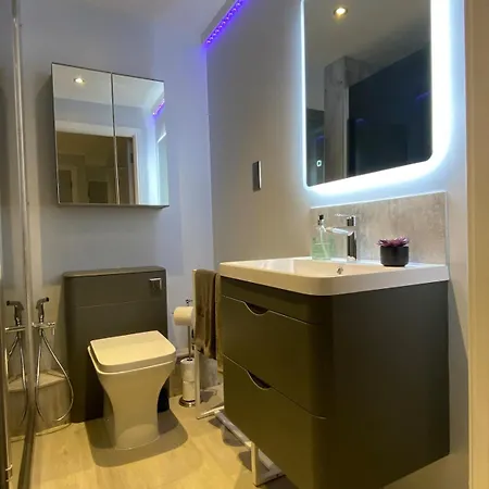 Super Modern 2br With Parking & Fast Wifi Appartement Edinburgh