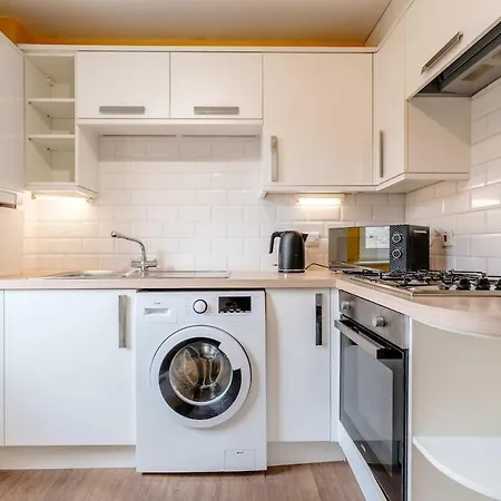 Chic 2-bed Near Centre Sleep 4 * Edinburgh