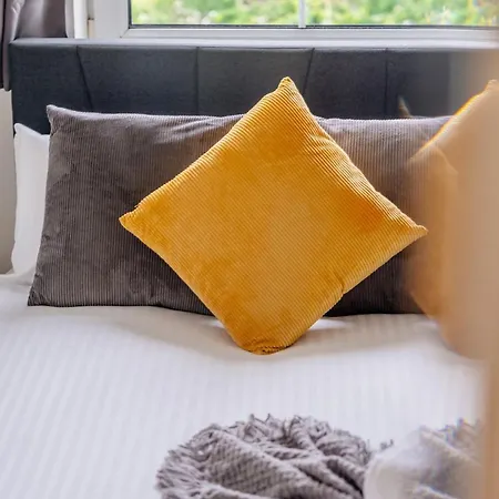 Chic 2-bed Near Centre Sleep 4 * Edinburgh