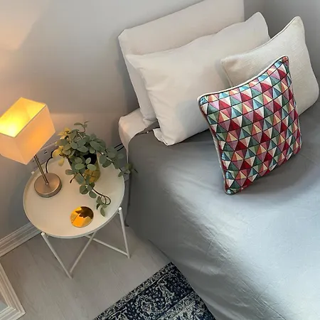 Super Modern 2br With Parking & Fast Wifi