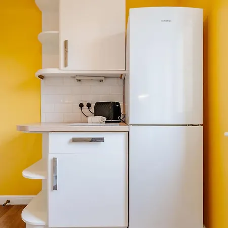 Chic 2-bed Near Centre Sleep 4 Edinburgh