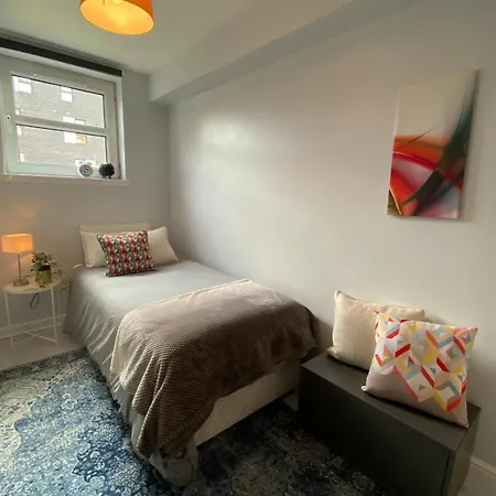 Super Modern 2br With Parking & Fast Wifi Edinburgh