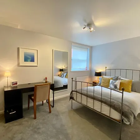 Super Modern 2br With Parking & Fast Wifi Appartement