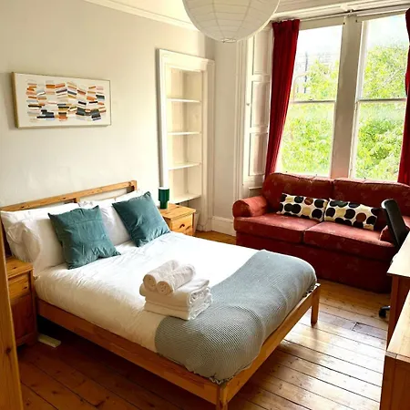 Leafy Marchmont 2-bed Meadows Centre