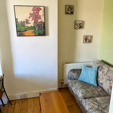 Leafy Marchmont 2-bed Meadows Centre Edinburgh