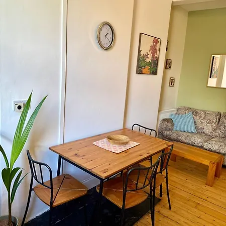 Апартаменты Leafy Marchmont 2-bed Meadows Centre Эдинбург