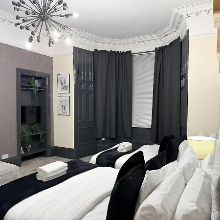 Fountain Park En-suites, 6 Beds, 3 Baths, Cinema, Sleeps 10 *