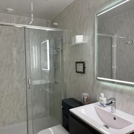 Fountain Park En-suites, 6 Beds, 3 Baths, Cinema, Sleeps 10