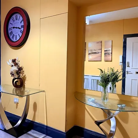 Fountain Park En-suites, 6 Beds, 3 Baths, Cinema, Sleeps 10 *