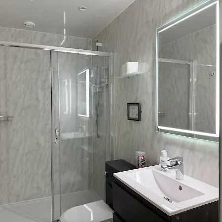 Fountain Park En-suites, 6 Beds, 3 Baths, Cinema, Sleeps 10 Appartement *