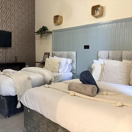 Fountain Park En-suites, 6 Beds, 3 Baths, Cinema, Sleeps 10 *