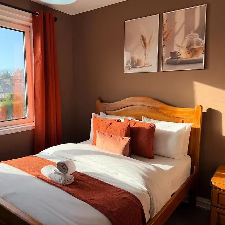 Spacious 4-bed House, Minutes From Arthur's Seat