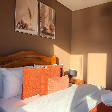 Spacious 4-bed House, Minutes From Arthur's Seat *