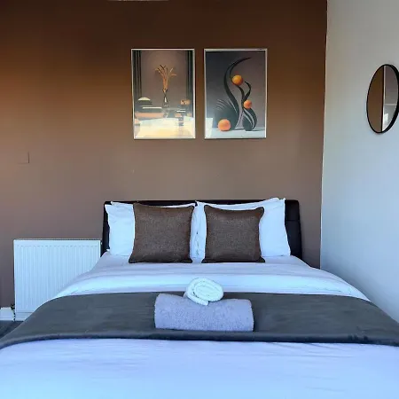 Spacious 4-bed House, Minutes From Arthur's Seat * Эдинбург