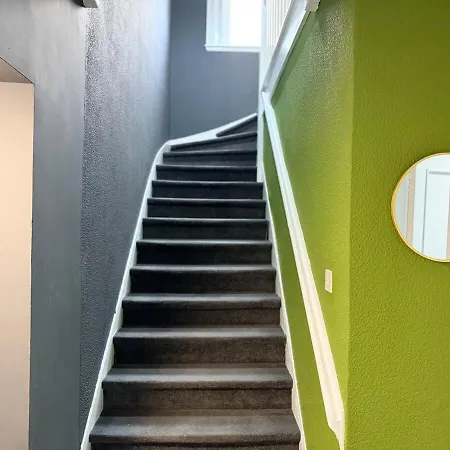 Spacious 4-bed House, Minutes From Arthur's Seat Дом отдыха Эдинбург