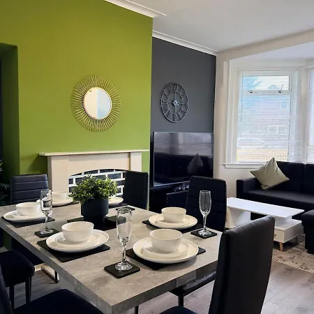 Spacious 4-bed House, Minutes From Arthur's Seat