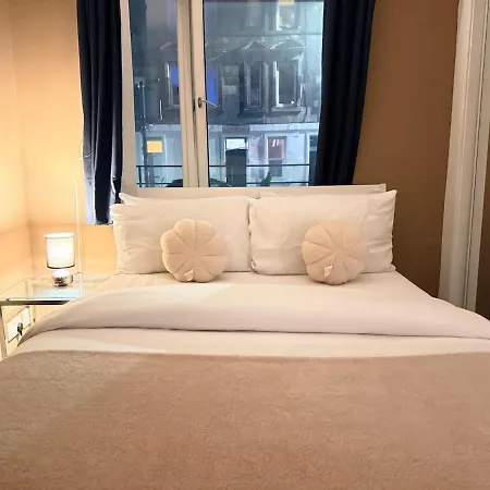 Spacious 4bed Residency, Parking, Sleeps 8 Апартаменты