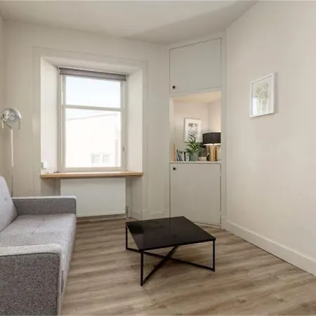 Cozy 1-bed Flat On The Royal Mile * Edinburgh