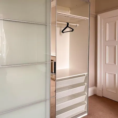 Appartement Spacious West End 3br, Sleeps 6, Walkable To Tourist Sites, Buses, And Tram Edinburgh