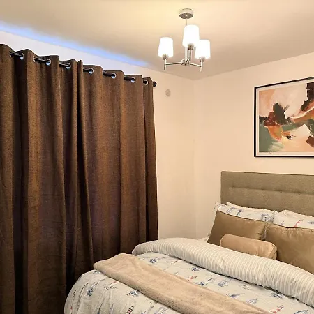 Дом отдыха 10 Min To Airport, House Sleeps 6, Free Parking Эдинбург