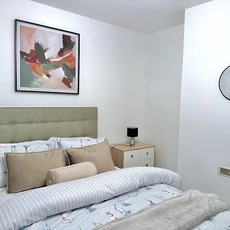 Дом отдыха 10 Min To Airport, House Sleeps 6, Free Parking Эдинбург