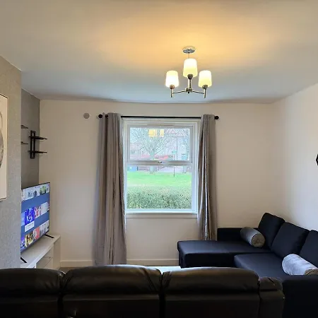 10 Min To Airport, House Sleeps 6, Free Parking * Эдинбург