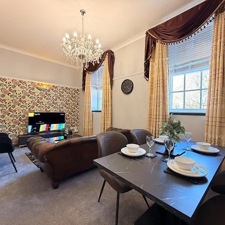 Дом отдыха Grand By Holyrood Park, Sleeps 6