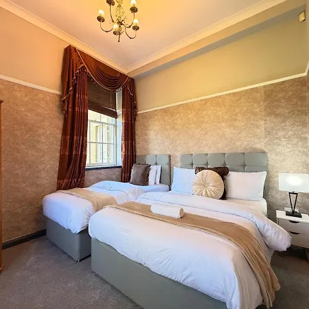 Grand By Holyrood Park, Sleeps 6 Эдинбург