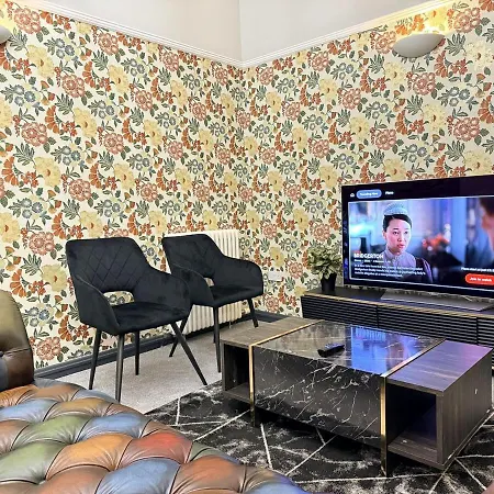 Дом отдыха Grand By Holyrood Park, Sleeps 6 Эдинбург