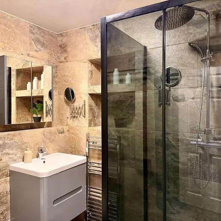 Grand By Holyrood Park, Sleeps 6 Дом отдыха Эдинбург