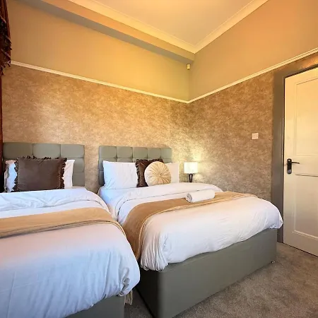 Grand By Holyrood Park, Sleeps 6