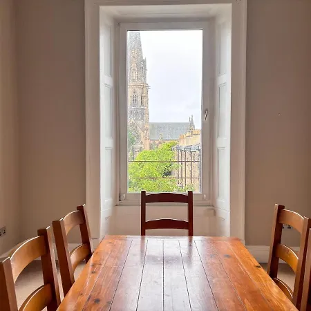 Appartement Spacious West End 3br, Sleeps 6, Walkable To Tourist Sites, Buses, And Tram