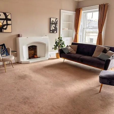 Spacious West End 3br, Sleeps 6, Walkable To Tourist Sites, Buses, And Tram