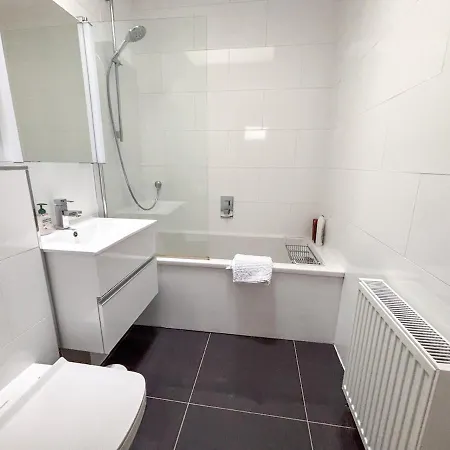 Appartement Spacious West End 3br, Sleeps 6, Walkable To Tourist Sites, Buses, And Tram *