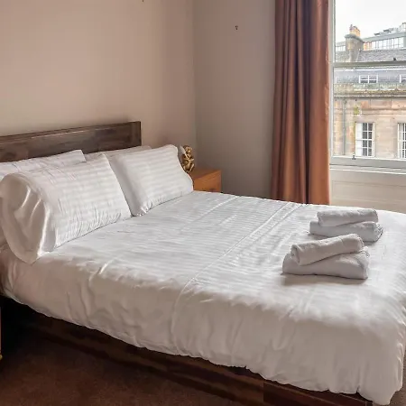 Spacious West End 3br, Sleeps 6, Walkable To Tourist Sites, Buses, And Tram Appartement