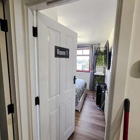 Double With Shared Bathroom Near The Shore And Tram