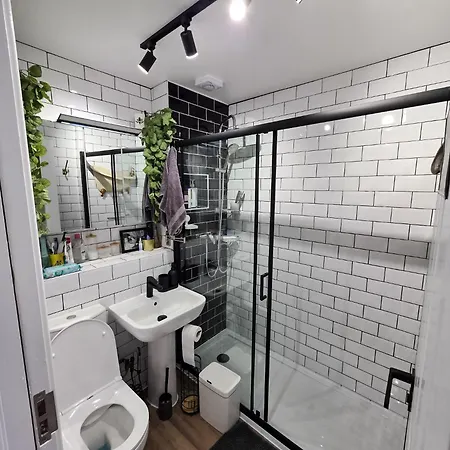 Guest house Double With Shared Bathroom Near The Shore And Tram