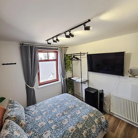 Guest house Double With Shared Bathroom Near The Shore And Tram *