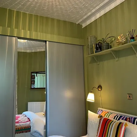 Quiet 1-bed Garden Near Leith & Walk To Centre Apartment