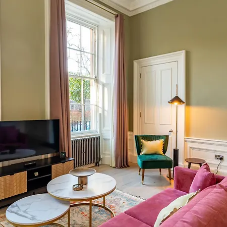 Апартаменты Dragon Luxury At Rutland Square *