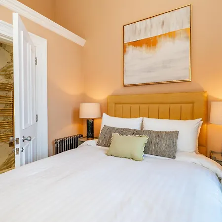 Апартаменты Dragon Luxury At Rutland Square Эдинбург