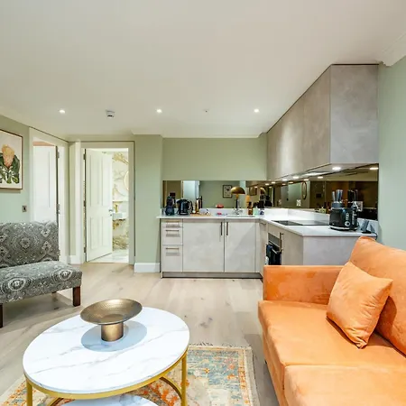 Dragon Luxury At Rutland Square Апартаменты