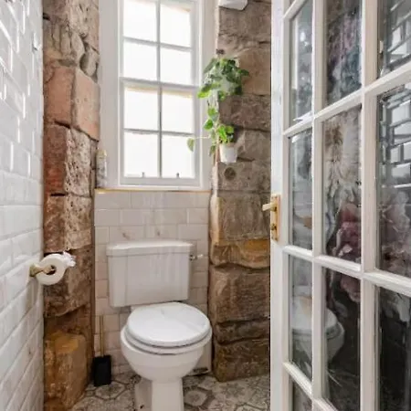 Edinburgh, Deanvillage Cosy Hideaway * Edinburgh