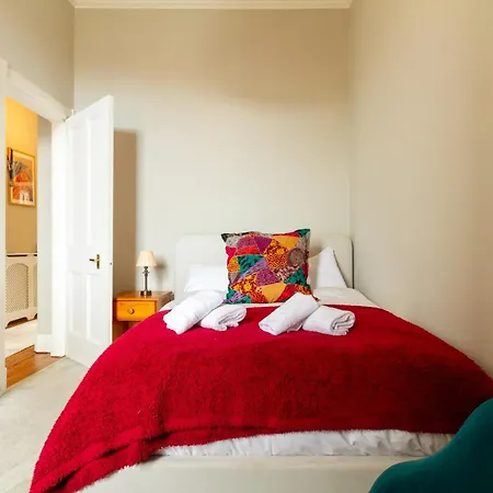 Apartment Gorgeous 2bdr With Unique Character In Edinburgh
