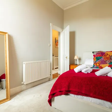 Gorgeous 2bdr With Unique Character In * Edinburgh