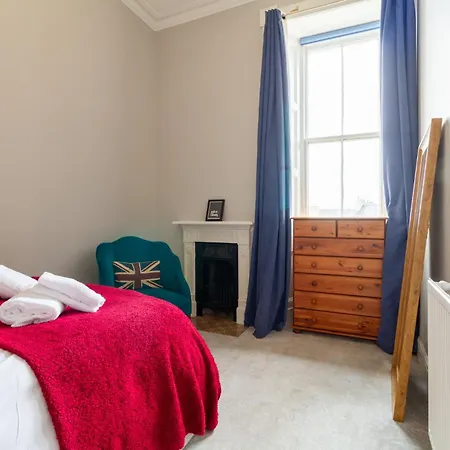 Apartment Gorgeous 2bdr With Unique Character In Edinburgh
