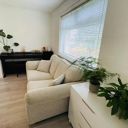3 Bed Garden House Direct Connection To Airport N Train Station * Edinburgh